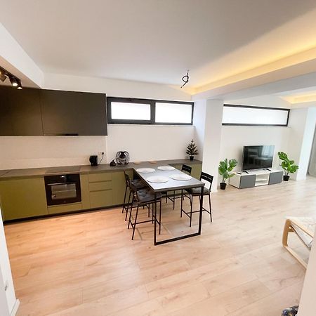 Warm Hotel Apartment ブカレスト エクステリア 写真
