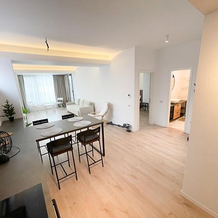 Warm Hotel Apartment ブカレスト エクステリア 写真