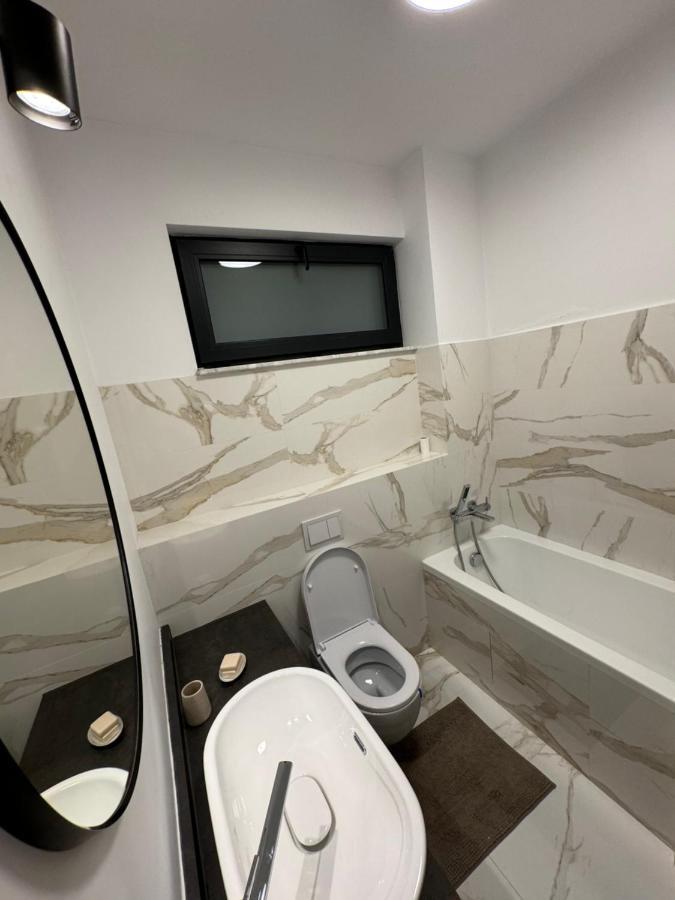 Warm Hotel Apartment ブカレスト エクステリア 写真