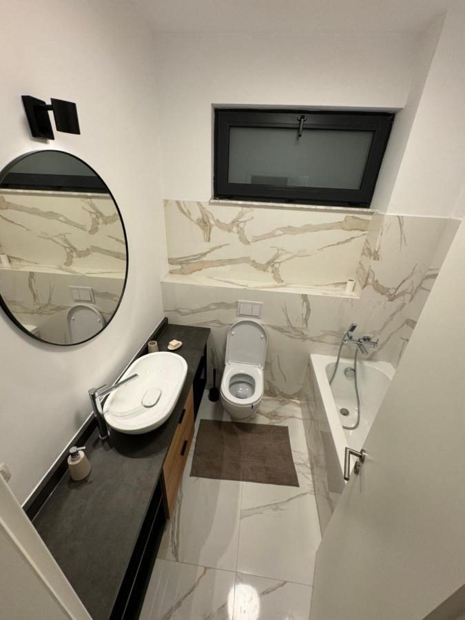 Warm Hotel Apartment ブカレスト エクステリア 写真