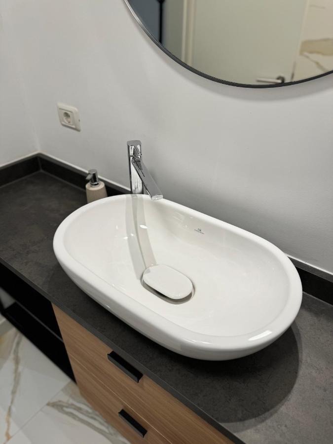 Warm Hotel Apartment ブカレスト エクステリア 写真