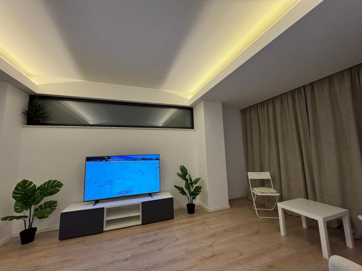 Warm Hotel Apartment ブカレスト エクステリア 写真