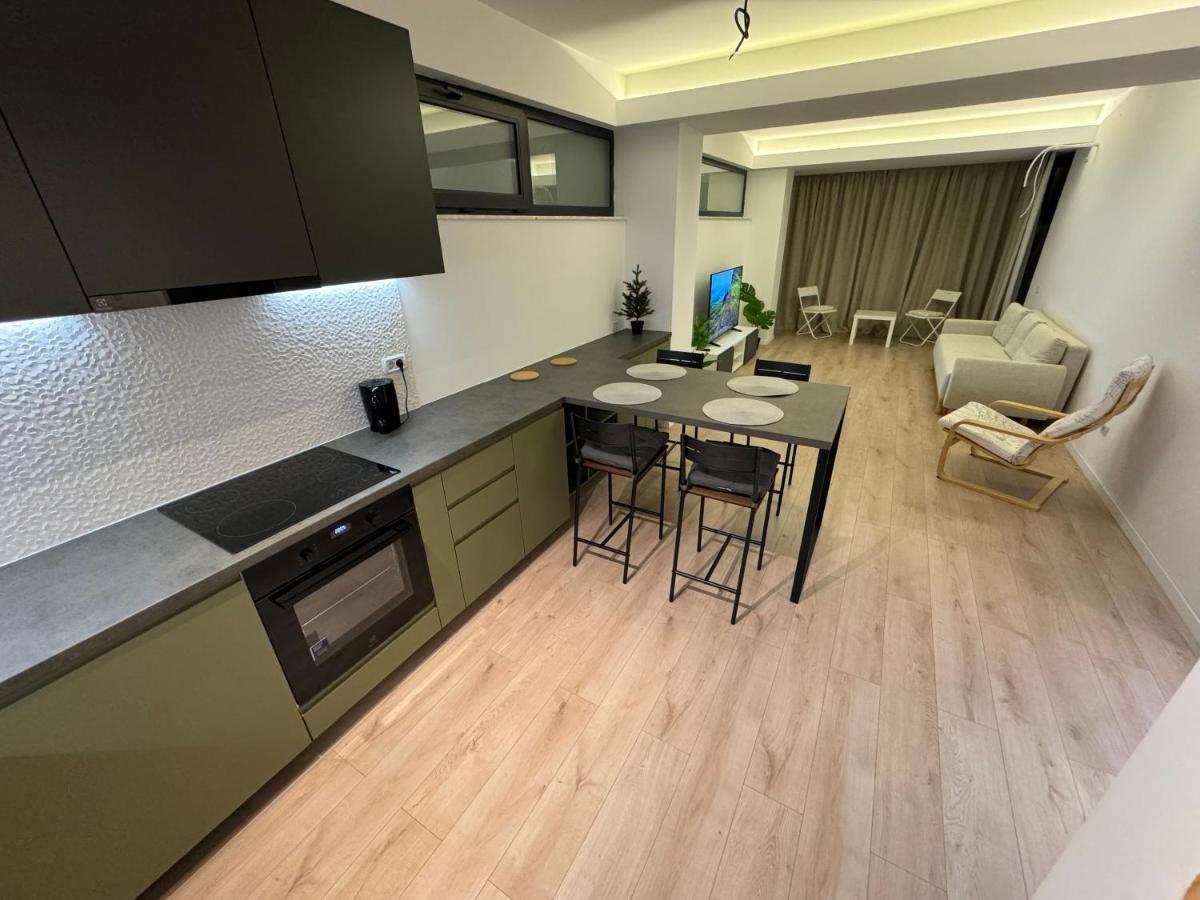 Warm Hotel Apartment ブカレスト エクステリア 写真