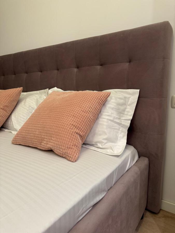 Warm Hotel Apartment ブカレスト エクステリア 写真
