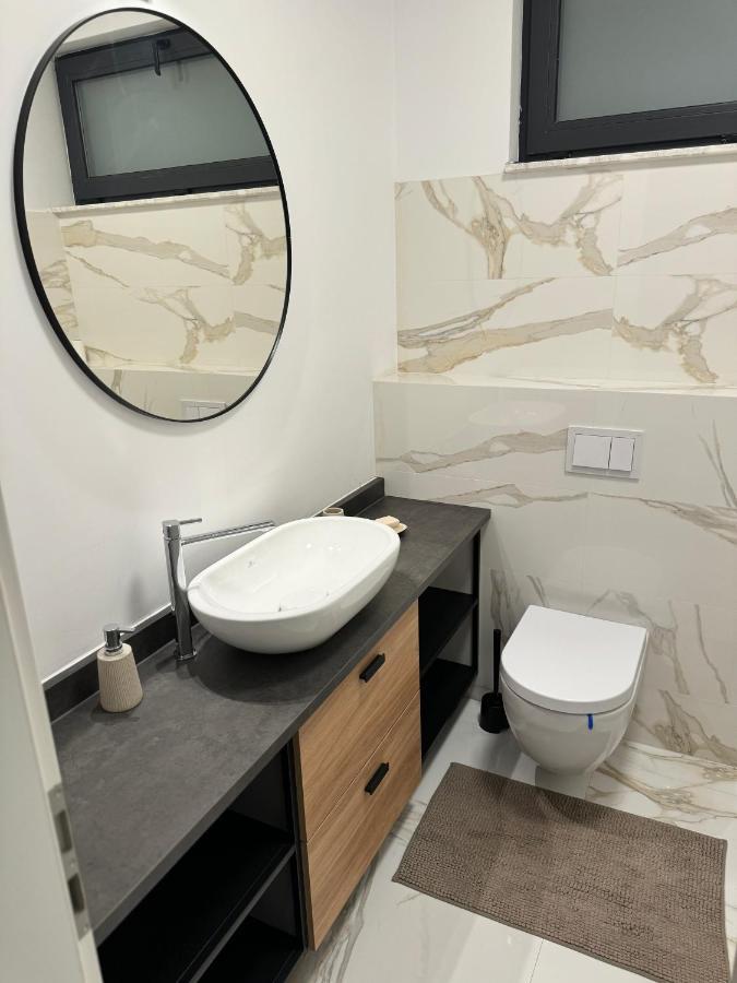 Warm Hotel Apartment ブカレスト エクステリア 写真