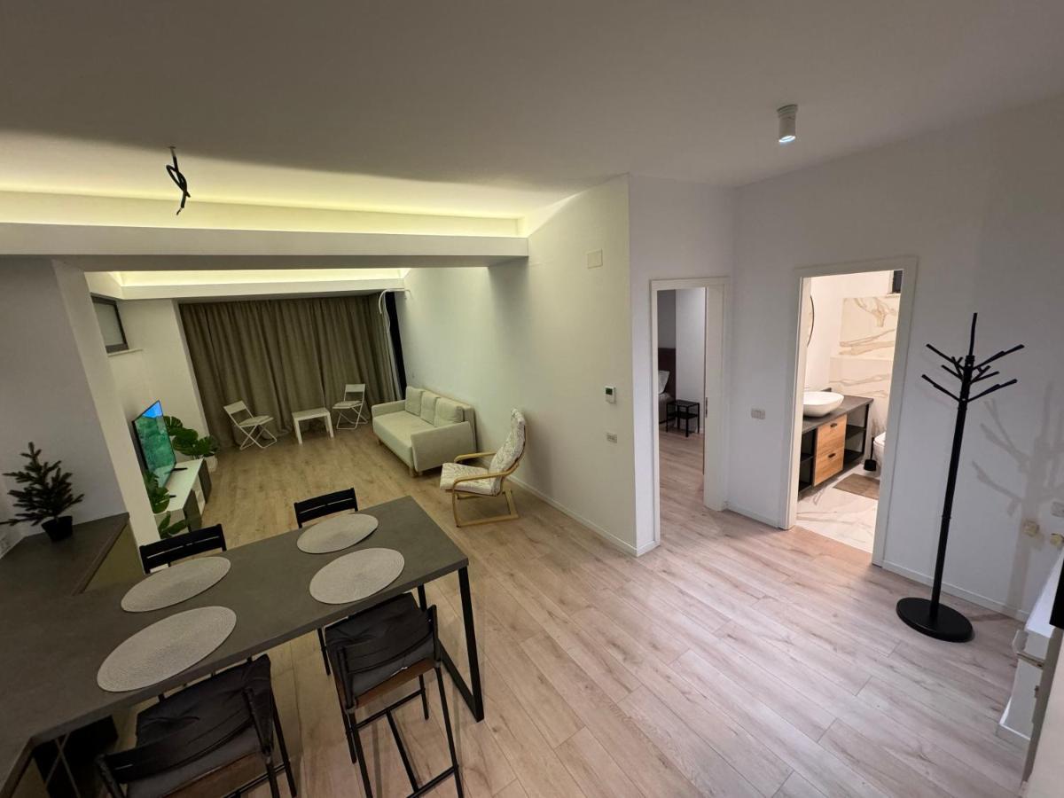 Warm Hotel Apartment ブカレスト エクステリア 写真
