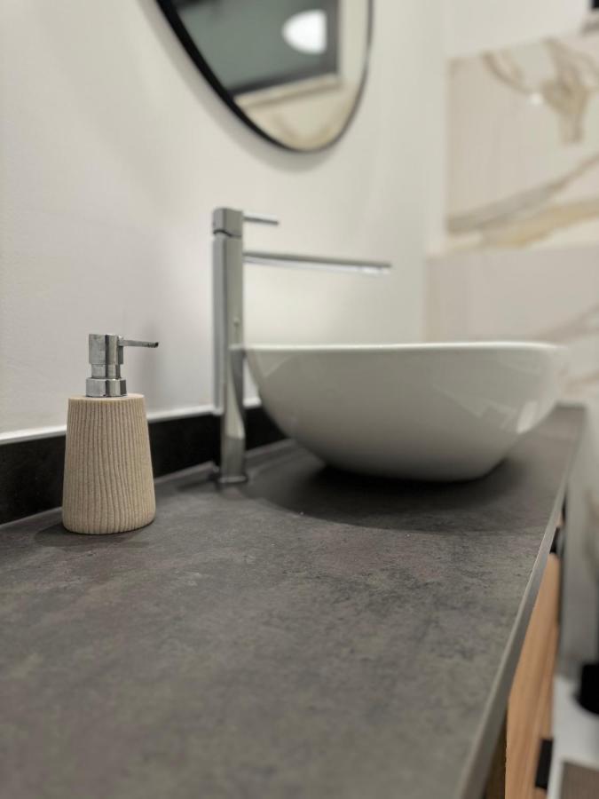 Warm Hotel Apartment ブカレスト エクステリア 写真