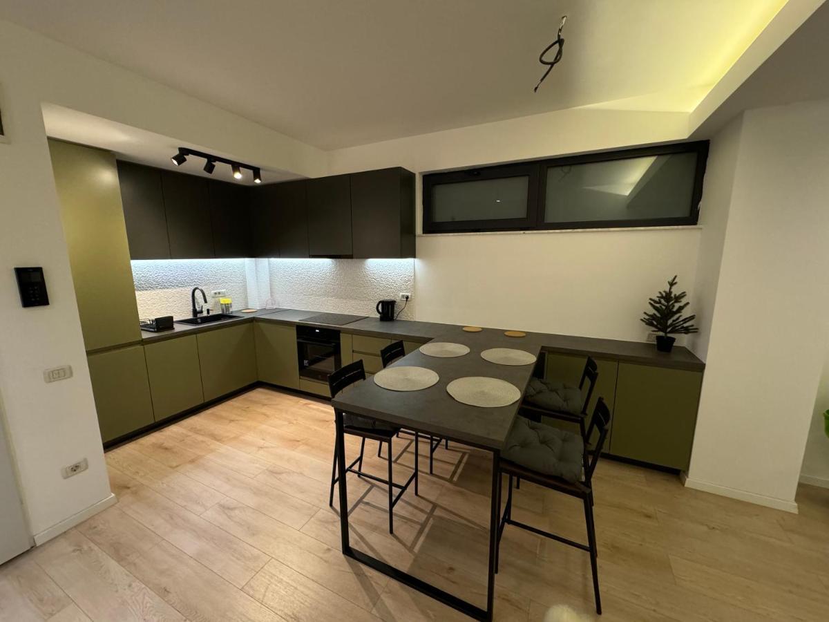 Warm Hotel Apartment ブカレスト エクステリア 写真