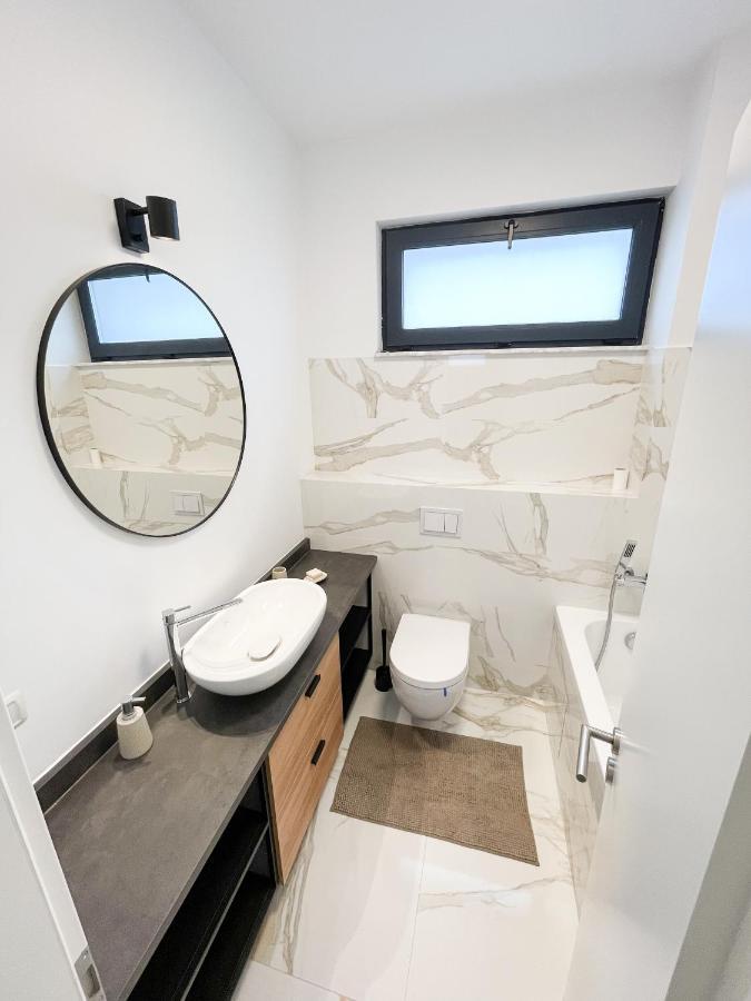 Warm Hotel Apartment ブカレスト エクステリア 写真