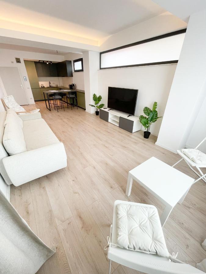 Warm Hotel Apartment ブカレスト エクステリア 写真