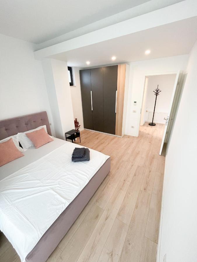 Warm Hotel Apartment ブカレスト エクステリア 写真