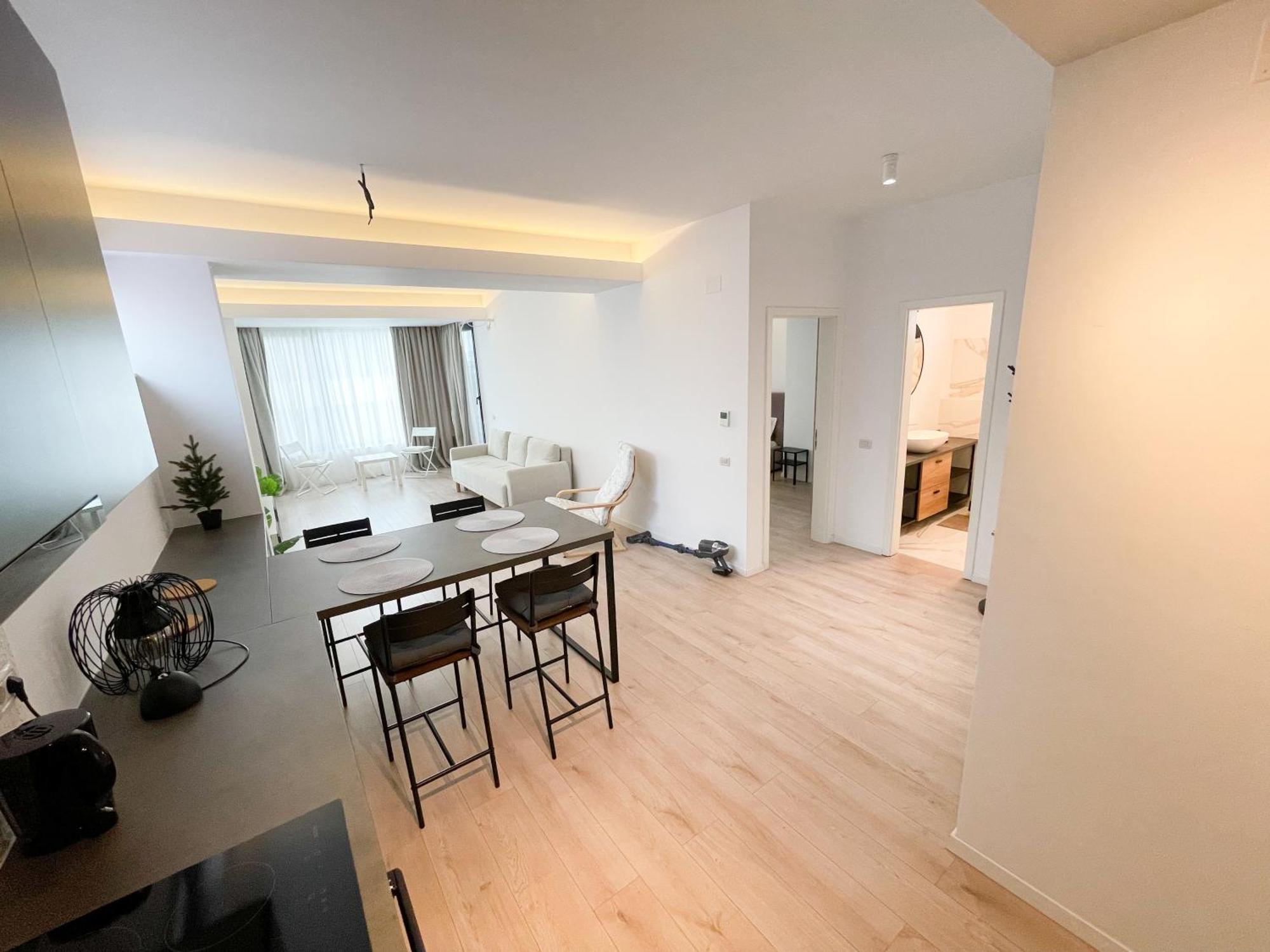 Warm Hotel Apartment ブカレスト エクステリア 写真